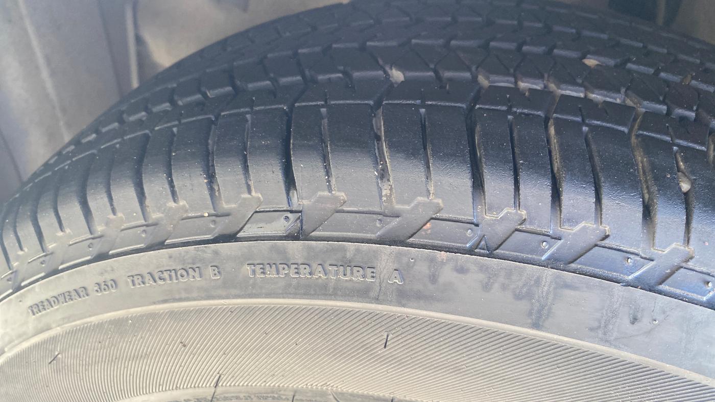 2019 Tata Hexa XTA 4X2 7 STR, Diesel, Automatic, 95,545 km, Left Front Tyre Tread