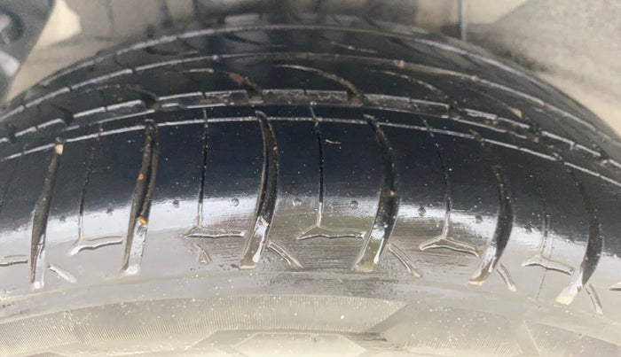 2016 Hyundai Elite i20 ASTA 1.2 (O), Petrol, Manual, 60,081 km, Right Rear Tyre Tread