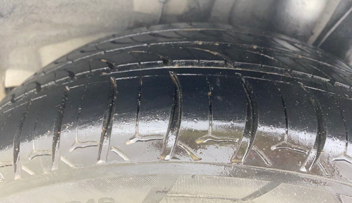 2016 Hyundai Elite i20 ASTA 1.2 (O), Petrol, Manual, 60,081 km, Left Rear Tyre Tread