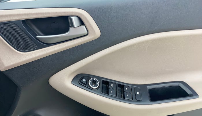 2016 Hyundai Elite i20 ASTA 1.2 (O), Petrol, Manual, 60,081 km, Driver Side Door Panels Control