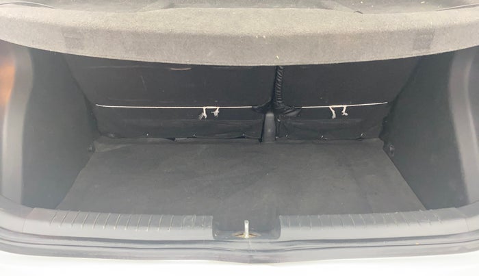 2016 Hyundai Elite i20 ASTA 1.2 (O), Petrol, Manual, 60,081 km, Boot Inside