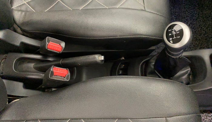 2014 Maruti Wagon R 1.0 VXI, Petrol, Manual, 52,834 km, Gear Lever