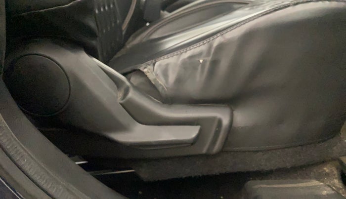 2024 Maruti FRONX DELTA PLUS 1.2L AGS, CNG, Automatic, 40,999 km, Driver Side Adjustment Panel