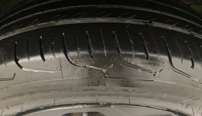 2024 Maruti FRONX DELTA PLUS 1.2L AGS, CNG, Automatic, 40,999 km, Right Front Tyre Tread