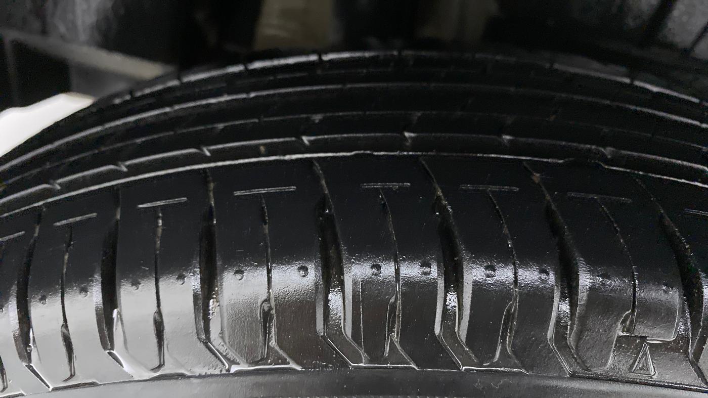 2018 Maruti Dzire VXI, Petrol, Manual, 12,165 km, Right Rear Tyre Tread