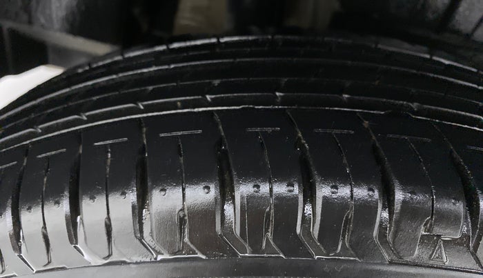 2018 Maruti Dzire VXI, Petrol, Manual, 12,165 km, Right Rear Tyre Tread