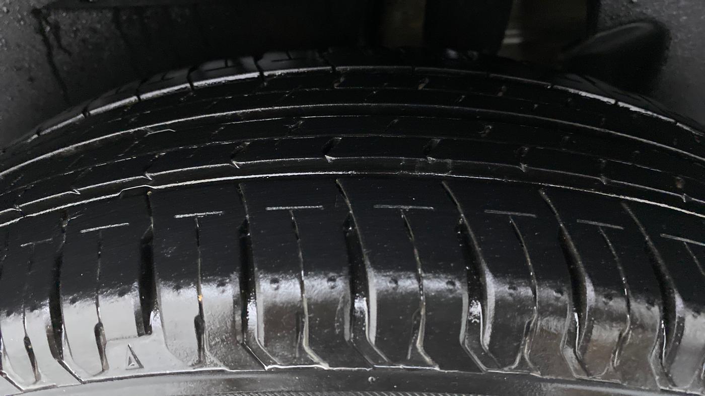 2018 Maruti Dzire VXI, Petrol, Manual, 12,165 km, Left Rear Tyre Tread