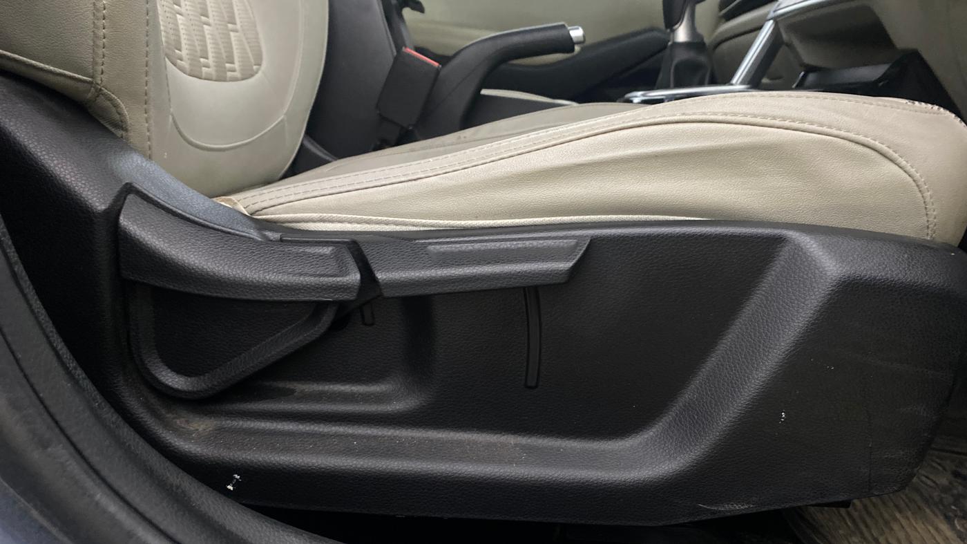 2020 KIA SELTOS HTX 1.5 PETROL, Petrol, Manual, 44,258 km, Driver Side Adjustment Panel