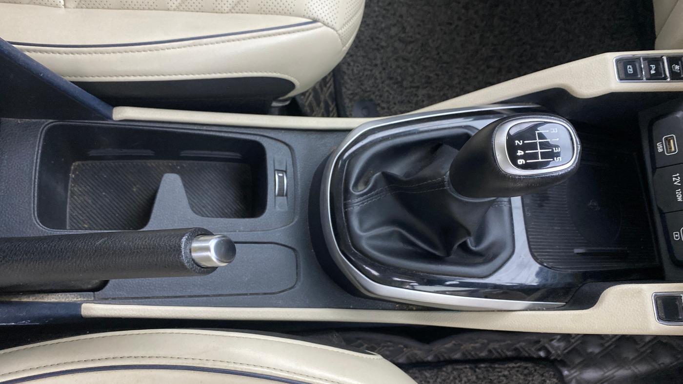 2022 KIA CARENS LUXURY PLUS 1.5 DIESEL 6 STR, Diesel, Manual, 88,773 km, Gear Lever