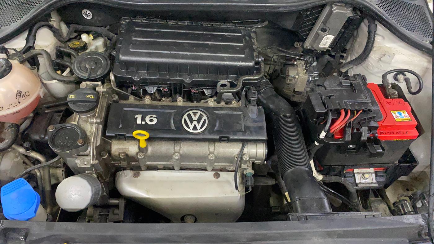 2017 Volkswagen Vento HIGHLINE 1.6 MPI, Petrol, Manual, 49,026 km, Engine View