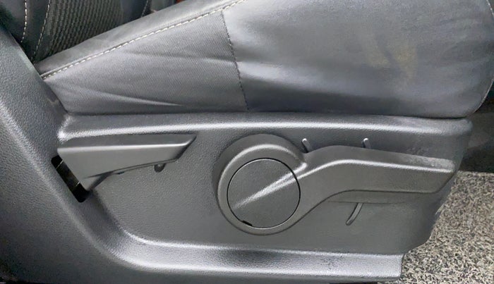 2021 Mahindra Thar LX HT PETROL 4WD MT, Petrol, Manual, 4,870 km, Driver Side Adjustment Panel
