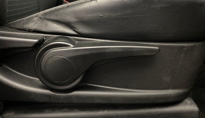 2018 Tata Tiago XZA PETROL, Petrol, Automatic, 80,365 km, Driver Side Adjustment Panel