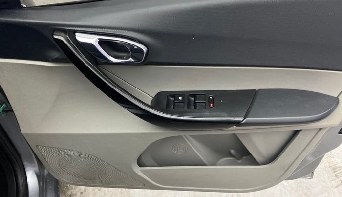 2018 Tata Tiago XZA PETROL, Petrol, Automatic, 80,365 km, Driver Side Door Panels Control