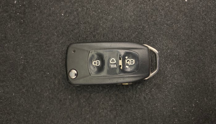 2018 Tata Tiago XZA PETROL, Petrol, Automatic, 80,365 km, Key Close Up