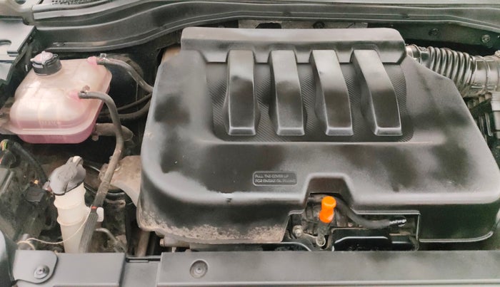 2022 Mahindra XUV700 AX 7 LUXURY P AT 7 STR, Petrol, Automatic, 17,184 km, Engine View - Right