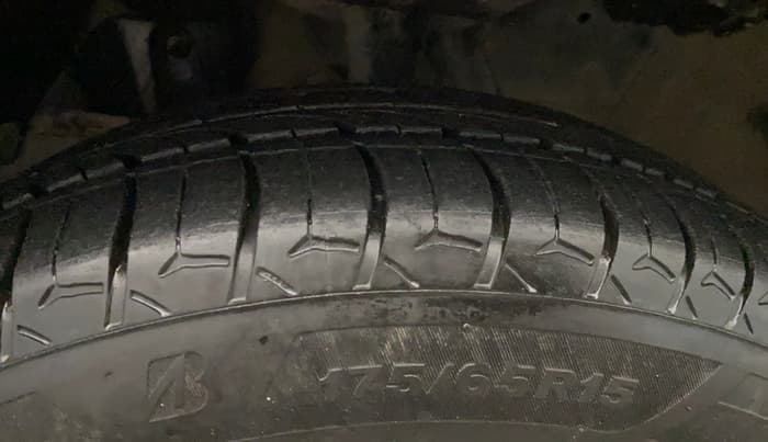 2015 Honda City 1.5L I-VTEC V MT, Petrol, Manual, 1,10,142 km, Left Front Tyre Tread
