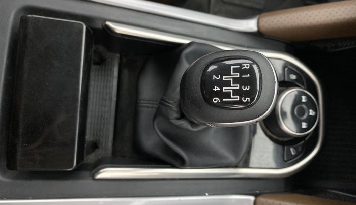 2021 Tata Harrier XZ PLUS 2.0L DUAL TONE, Diesel, Manual, 65,892 km, Gear Lever