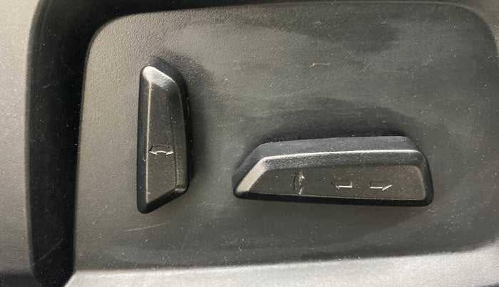 2021 Tata Harrier XZ PLUS 2.0L DUAL TONE, Diesel, Manual, 65,892 km, Driver Side Adjustment Panel