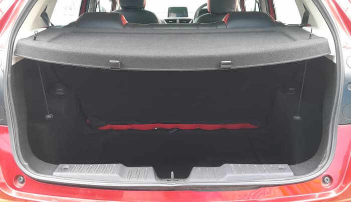 2024 Tata ALTROZ XMA Plus (S) DCT, Petrol, Automatic, 17,233 km, Boot Inside