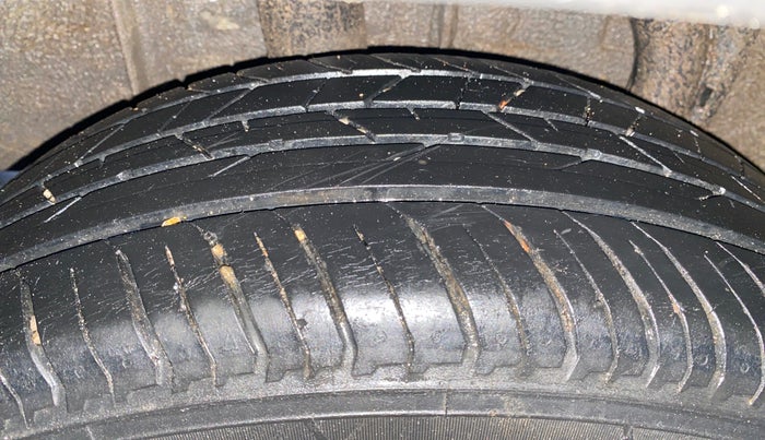 2022 Nissan MAGNITE XE, Petrol, Manual, 24,263 km, Right Rear Tyre Tread