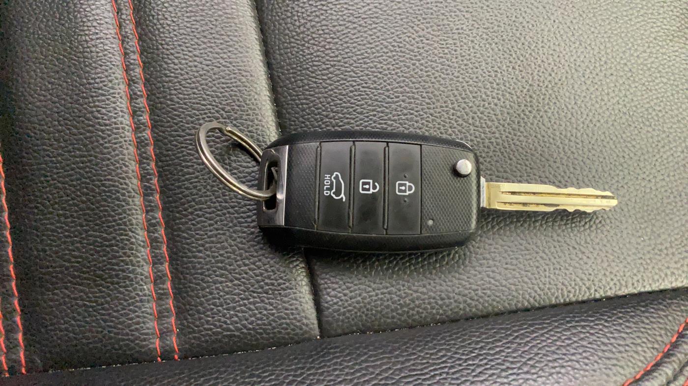 2021 KIA SONET HTK PLUS 1.2, Petrol, Manual, 81,221 km, Key Close Up