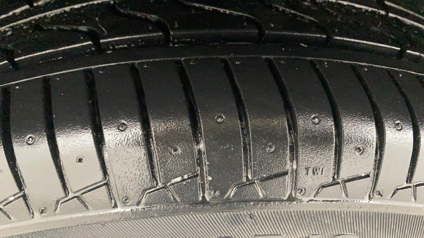 2021 KIA SONET HTK PLUS 1.2, Petrol, Manual, 81,221 km, Left Front Tyre Tread
