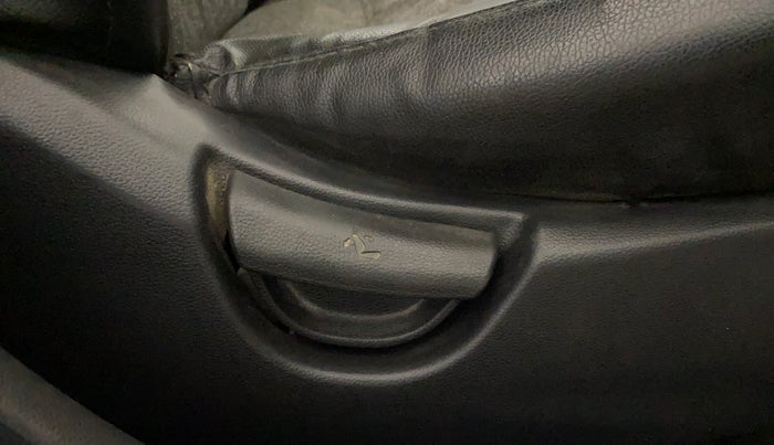 2015 Hyundai Grand i10 SPORTZ 1.2 KAPPA VTVT, Petrol, Manual, 87,281 km, Driver Side Adjustment Panel