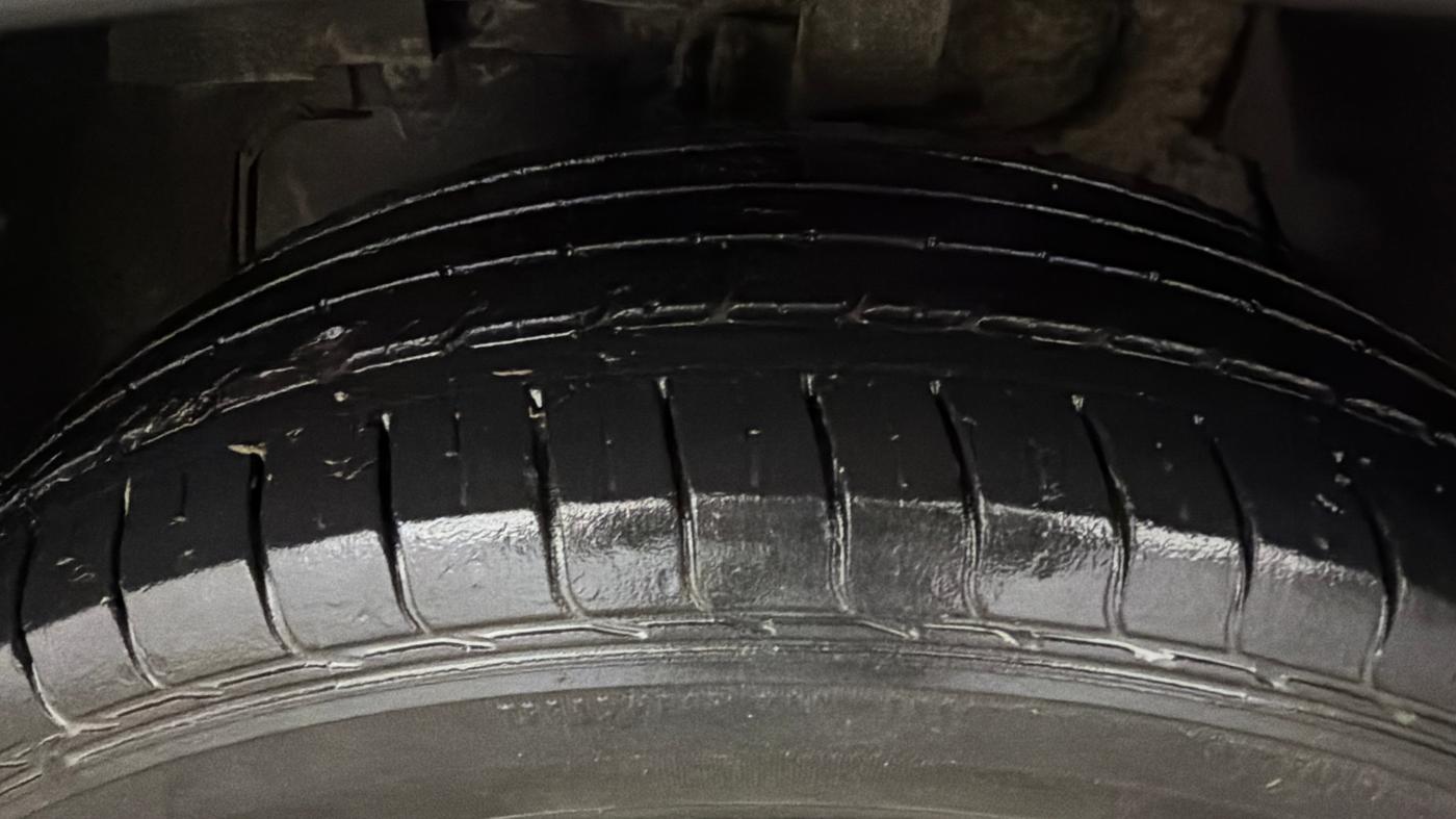2022 Tata NEXON XM PLUS SUNROOF PETROL, Petrol, Manual, 51,460 km, Left Front Tyre Tread