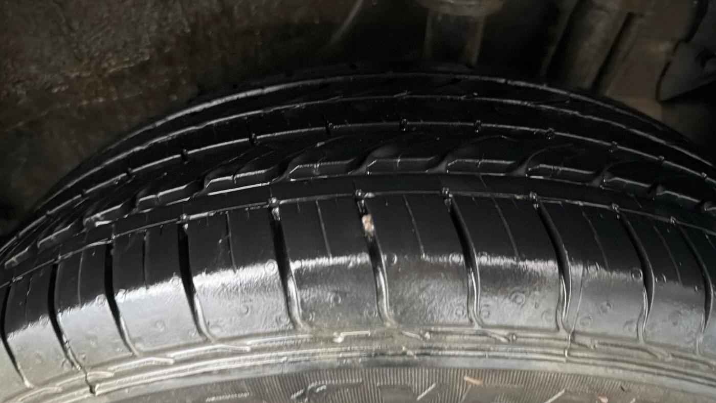 2022 Tata NEXON XM PLUS SUNROOF PETROL, Petrol, Manual, 51,460 km, Left Rear Tyre Tread