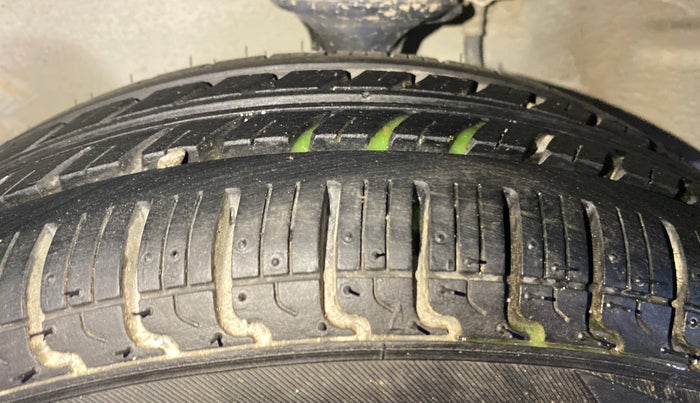 2016 Maruti Alto K10 VXI, Petrol, Manual, 73,437 km, Left Front Tyre Tread
