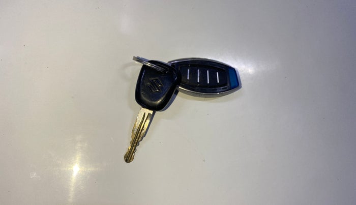2016 Maruti Alto K10 VXI, Petrol, Manual, 73,437 km, Key Close Up