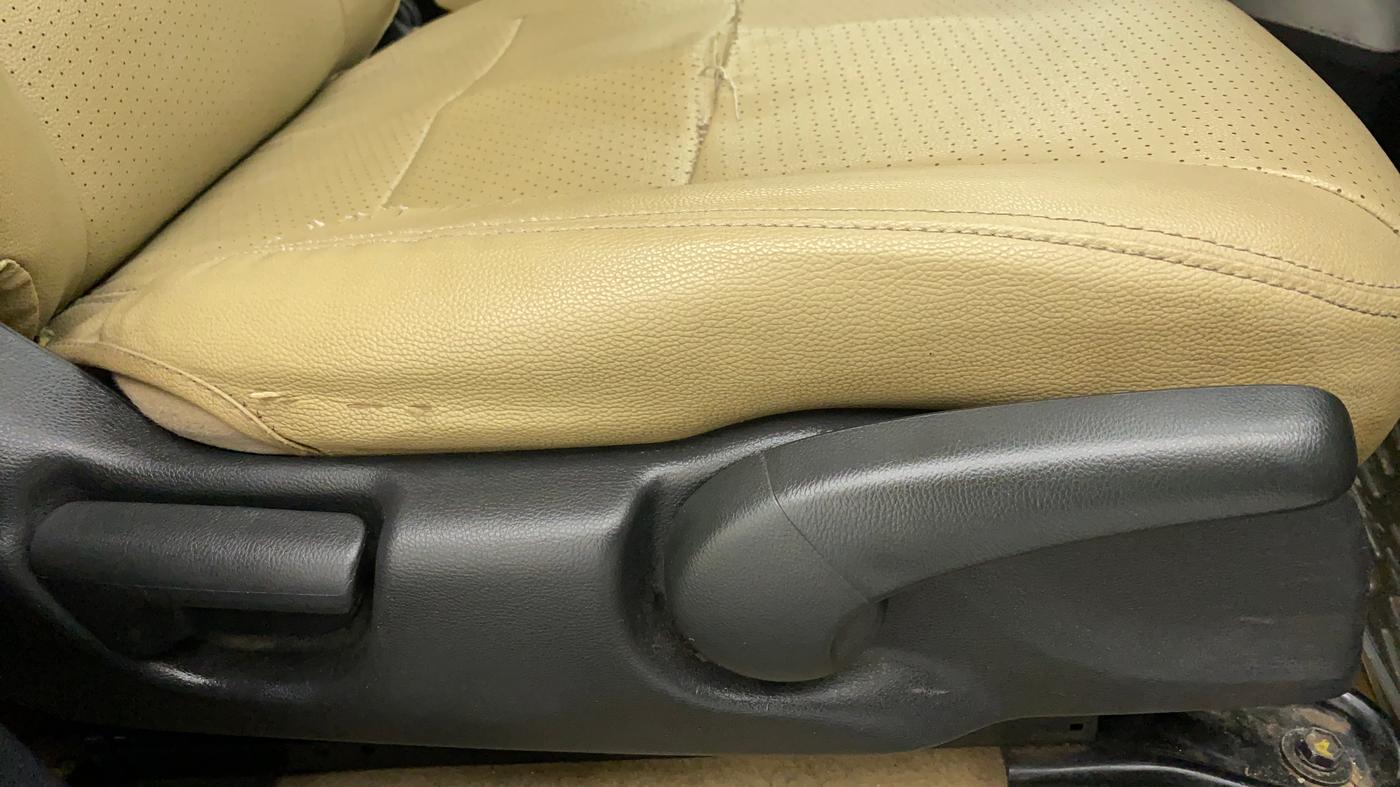 2014 Honda City 1.5L I-VTEC V MT, Petrol, Manual, 61,708 km, Driver Side Adjustment Panel