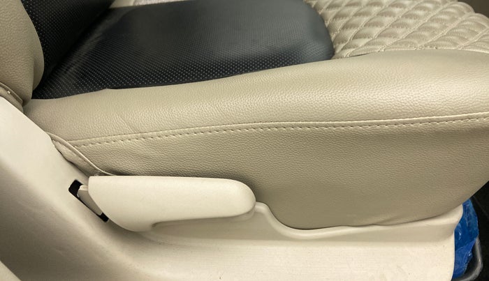 2021 Maruti Celerio VXI (O), Petrol, Manual, 5,739 km, Driver Side Adjustment Panel