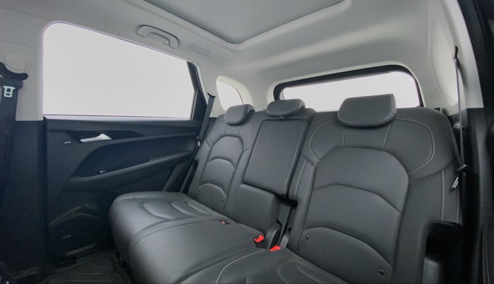 2019 MG HECTOR SHARP DCT PETROL, Petrol, Automatic, 3,829 km, Right Side Rear Door Cabin View
