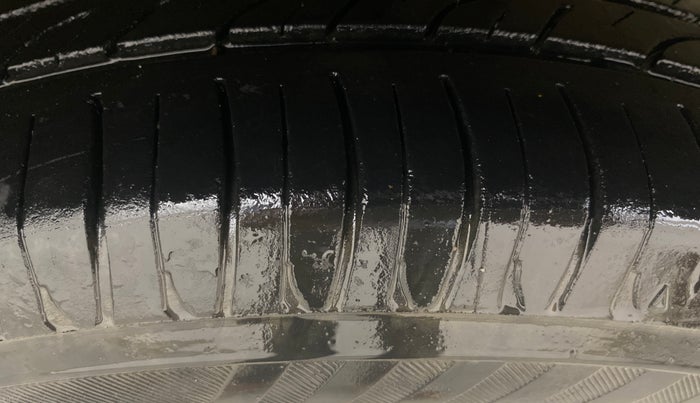 2014 Maruti Celerio VXI AMT, Petrol, Automatic, 1,01,423 km, Right Rear Tyre Tread