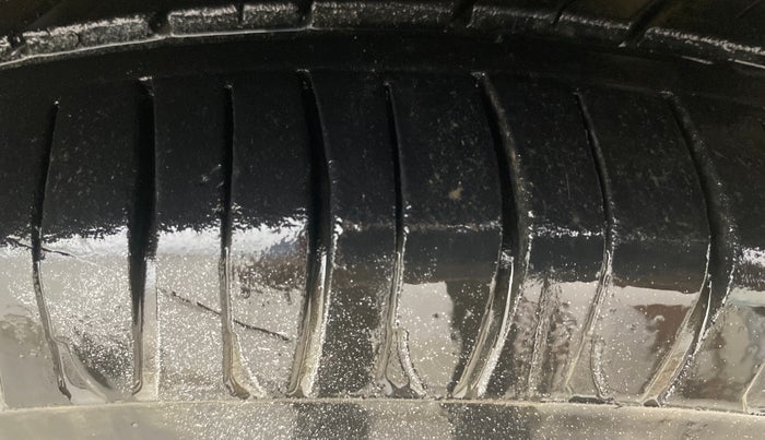 2014 Maruti Celerio VXI AMT, Petrol, Automatic, 1,01,423 km, Right Front Tyre Tread