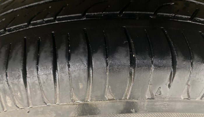 2014 Maruti Celerio VXI AMT, Petrol, Automatic, 1,01,423 km, Left Rear Tyre Tread