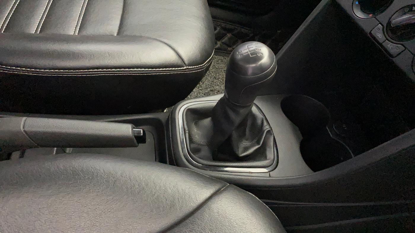 2019 Volkswagen Ameo TRENDLINE 1.5L, Diesel, Manual, 71,979 km, Gear Lever