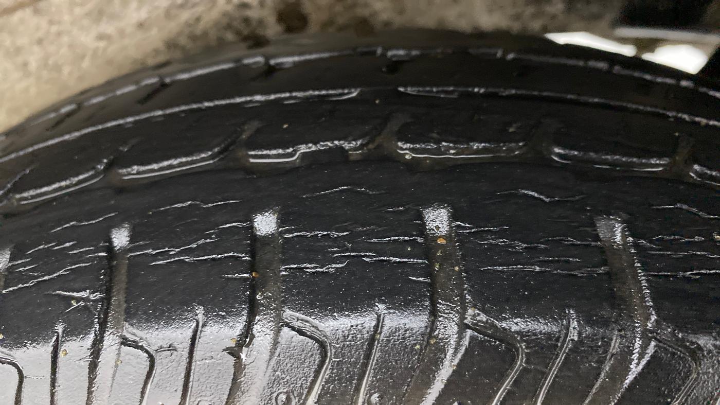 2014 Maruti Wagon R 1.0 LXI CNG, CNG, Manual, 34,185 km, Left Rear Tyre Tread