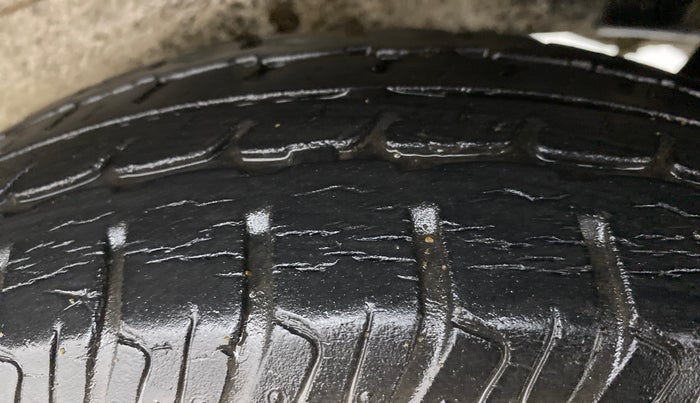 2014 Maruti Wagon R 1.0 LXI CNG, CNG, Manual, 34,185 km, Left Rear Tyre Tread