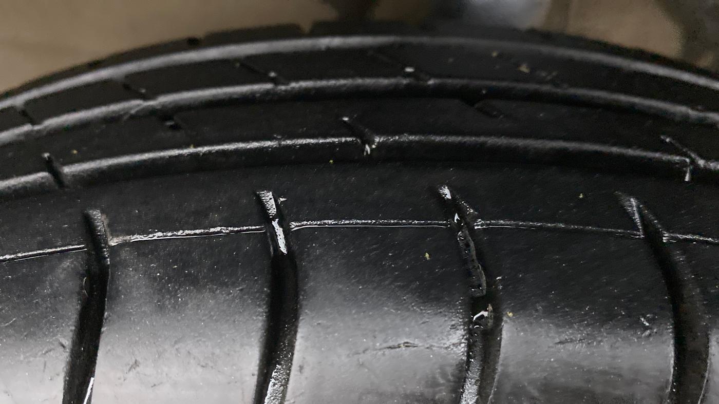 2014 Maruti Wagon R 1.0 LXI CNG, CNG, Manual, 34,185 km, Left Front Tyre Tread
