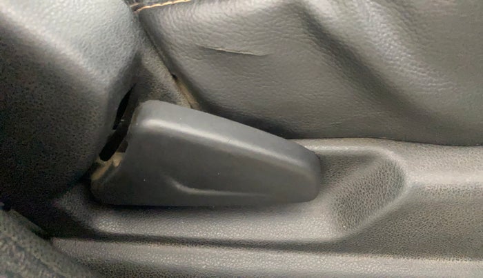 2017 Renault Kwid RXT 1.0 AMT, Petrol, Automatic, 75,218 km, Driver Side Adjustment Panel