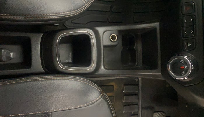 2017 Renault Kwid RXT 1.0 AMT, Petrol, Automatic, 75,218 km, Gear Lever