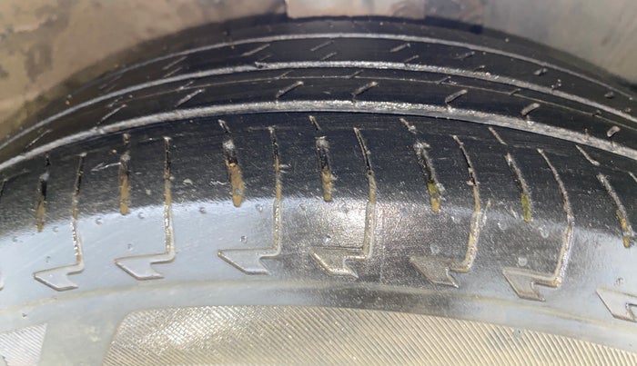 2022 Maruti Celerio VXI CNG, CNG, Manual, 34,893 km, Right Front Tyre Tread