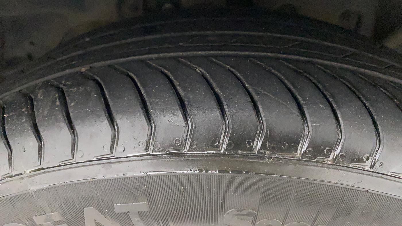 2016 Ford Ecosport TITANIUM 1.5L PETROL AT, Petrol, Automatic, 64,492 km, Right Front Tyre Tread