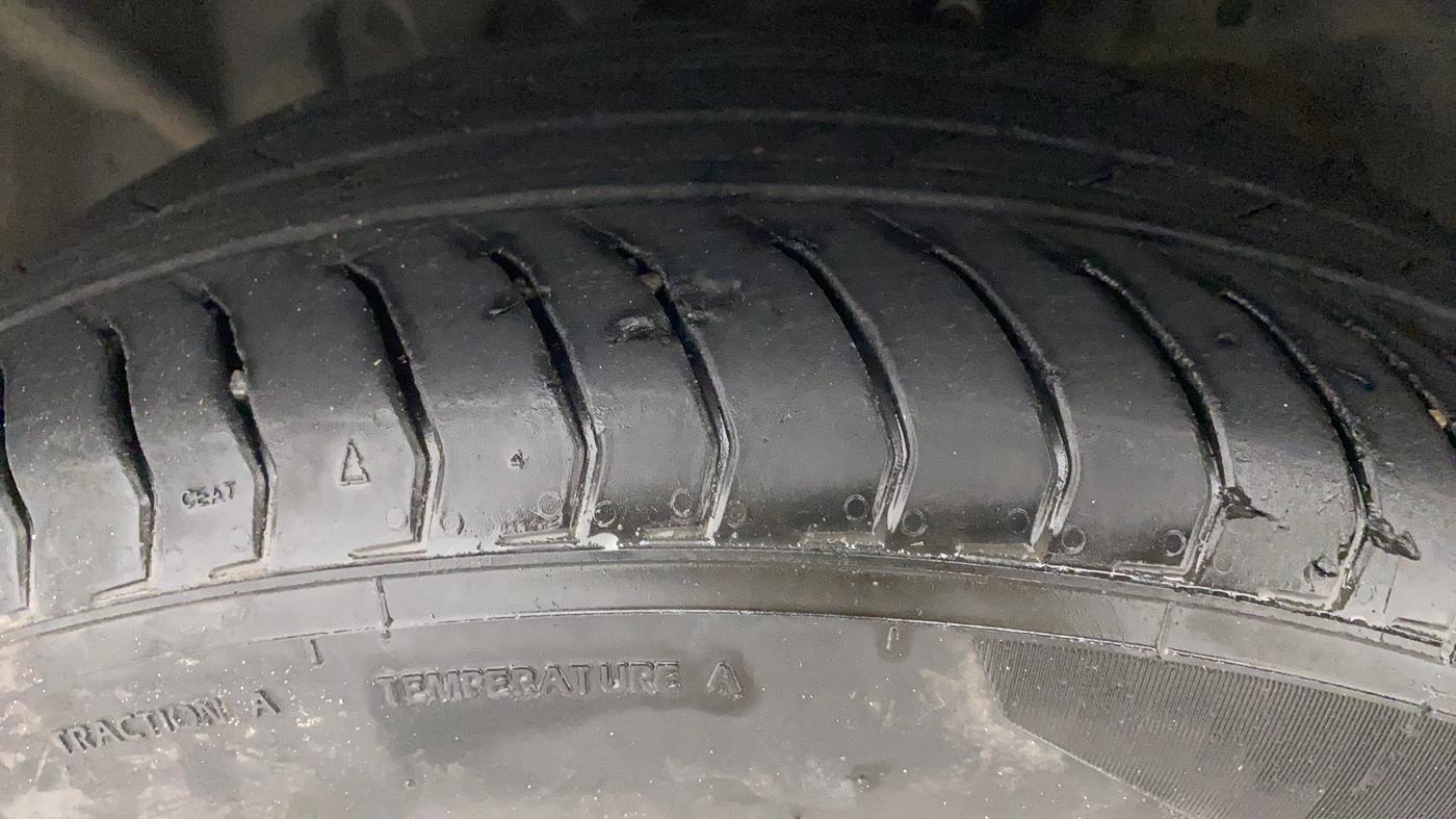 2016 Ford Ecosport TITANIUM 1.5L PETROL AT, Petrol, Automatic, 64,492 km, Left Front Tyre Tread
