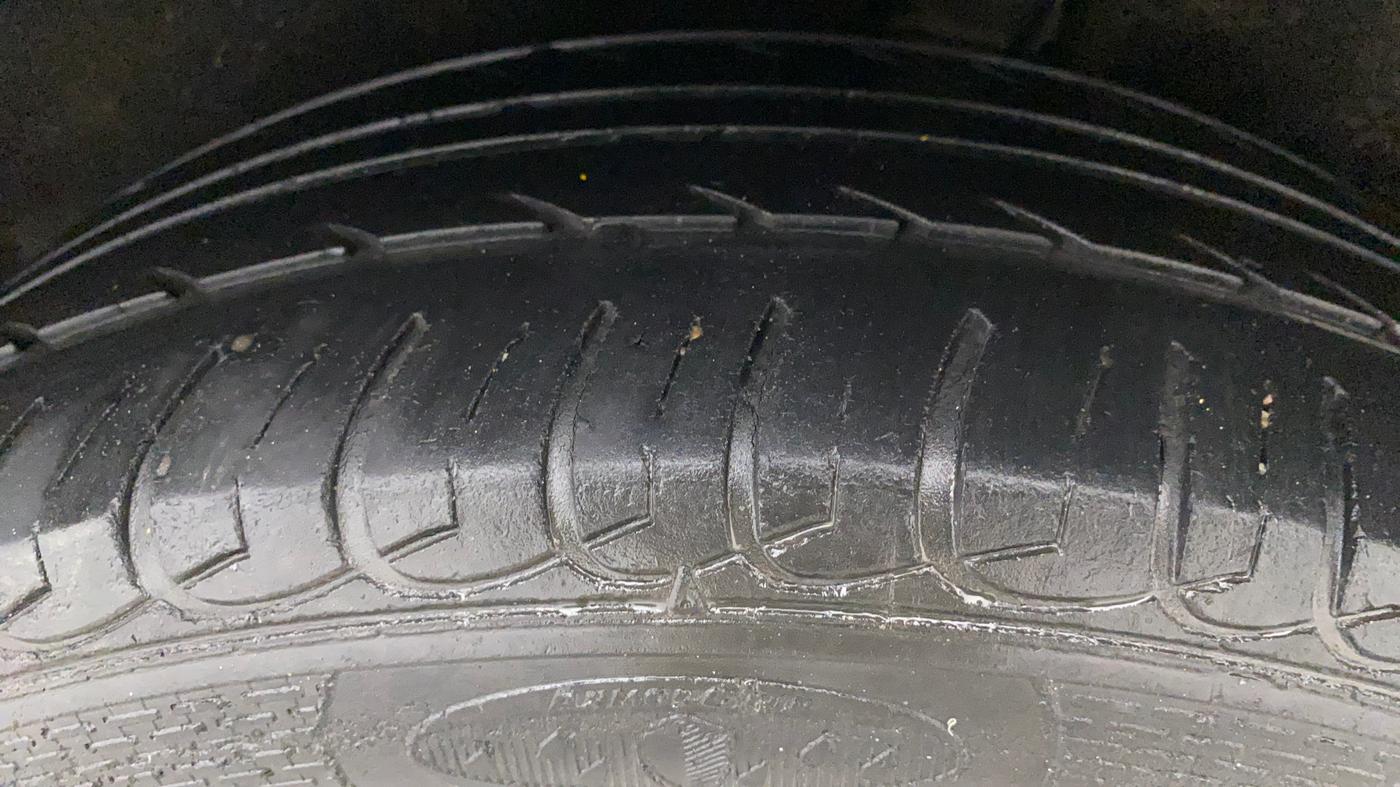 2016 Ford Ecosport TITANIUM 1.5L PETROL AT, Petrol, Automatic, 64,492 km, Left Rear Tyre Tread