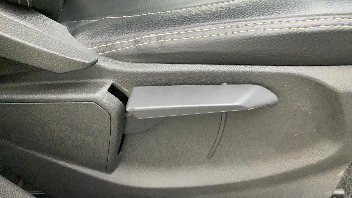 2016 Ford Ecosport TITANIUM 1.5L PETROL AT, Petrol, Automatic, 64,492 km, Driver Side Adjustment Panel