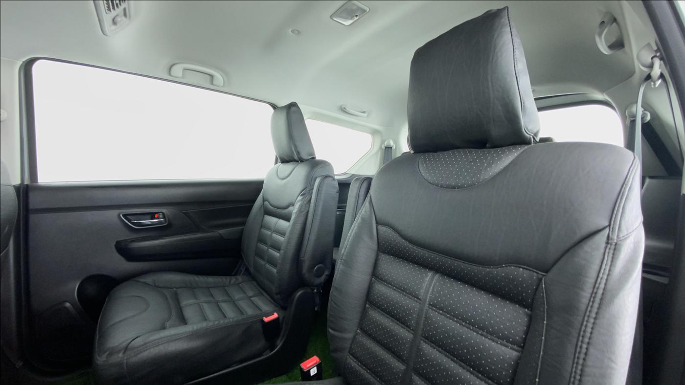 2019 Maruti XL6 ALPHA SHVS  MT, Petrol, Manual, 75,533 km, Right Side Rear Door Cabin
