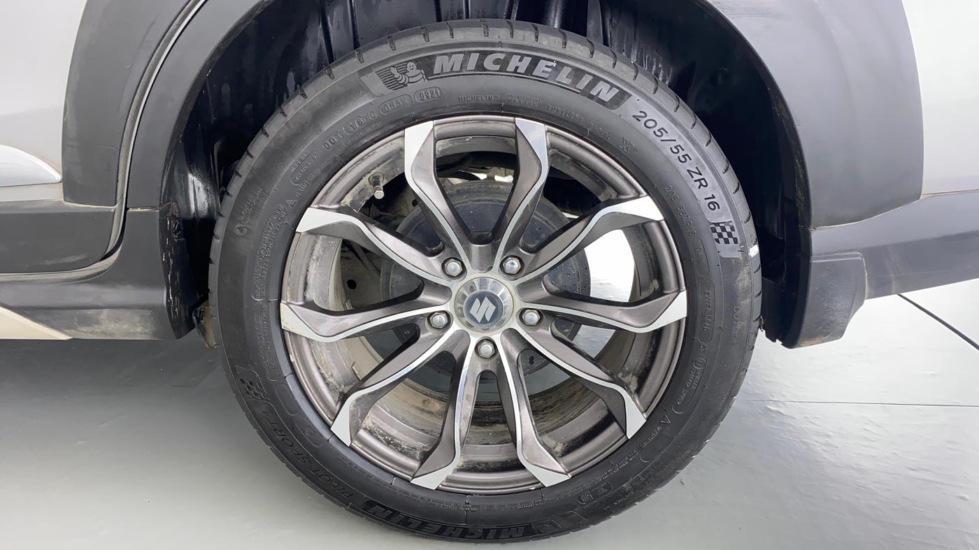2019 Maruti XL6 ALPHA SHVS  MT, Petrol, Manual, 75,533 km, Left Rear Wheel